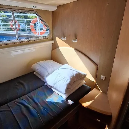 Unique à Bord D'iris - Pénichette 5 Pers. - Api-1-46-11 Bateau-hôtel