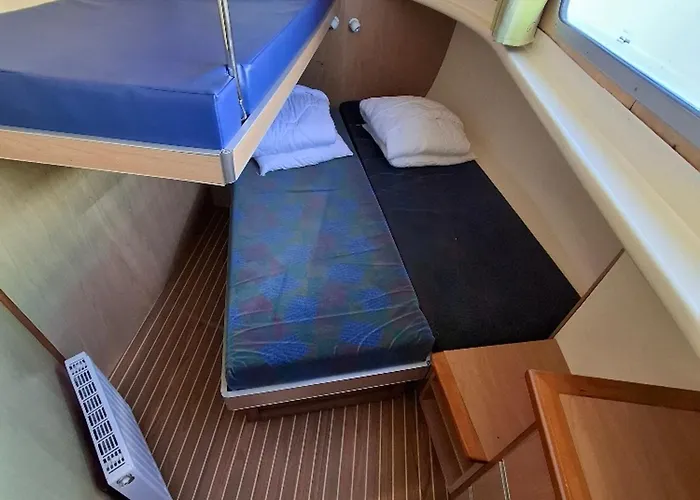 Bateau-hôtel Unique à Bord D'iris - Pénichette 5 Pers. - Api-1-46-11 *